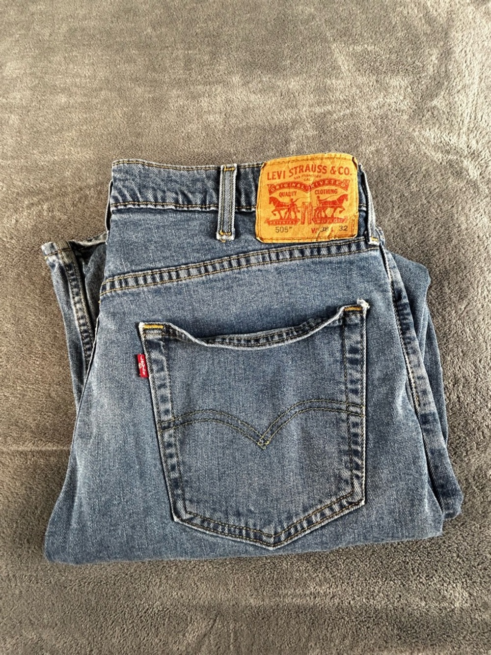 Levis Red Tab 505 Regular Straight Mens 38X32 Medium Stonewash 100%‎ Cotton
